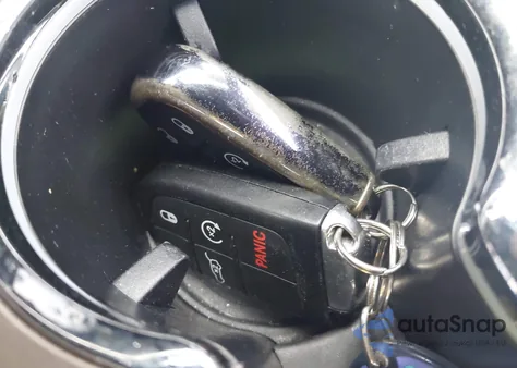 2015 Jeep Grand Cherokee Altitude z USA, uszkodzony, nr VIN 1C4RJFAG4FC821872